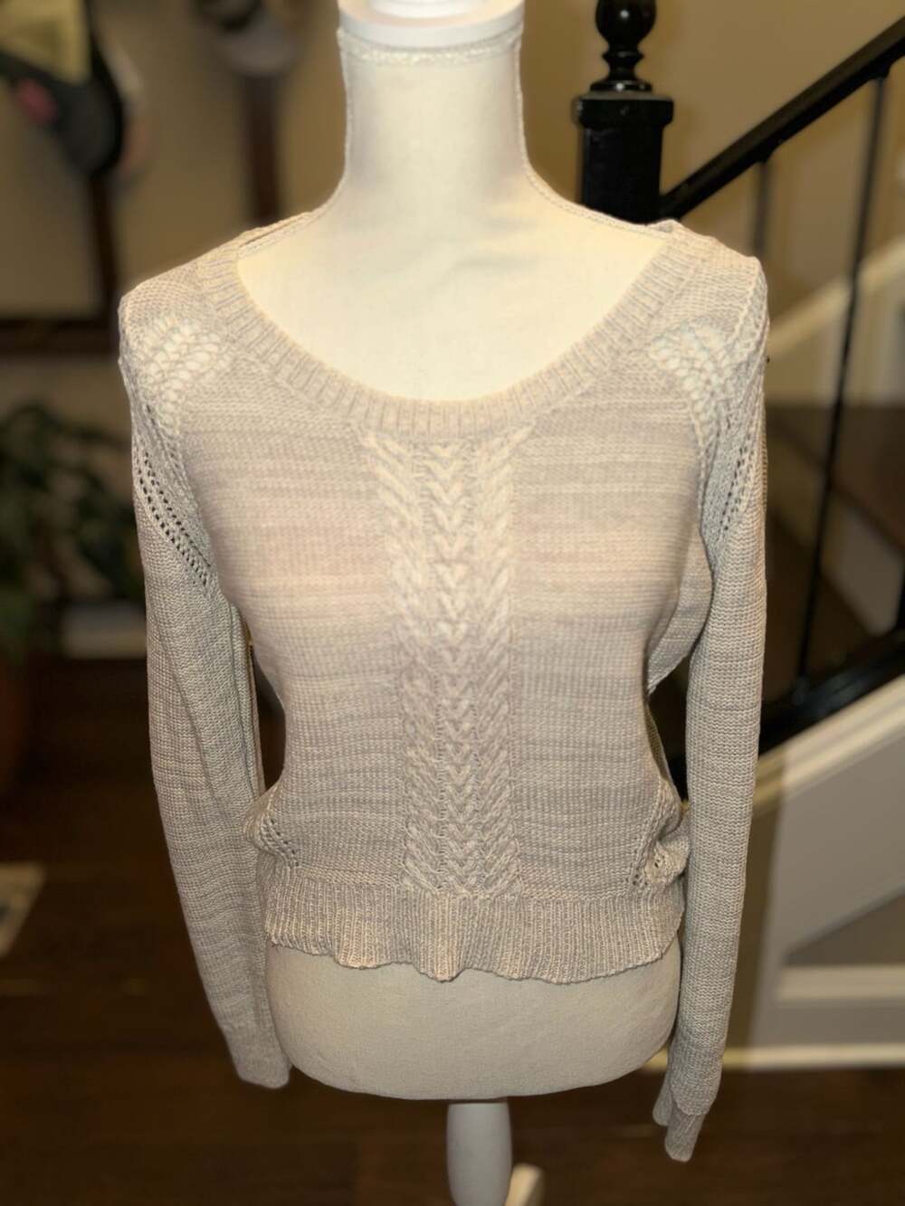 Mossimo Women's Beige Long Sleeve Scoop Neck Cable Knit Cropped Sweater